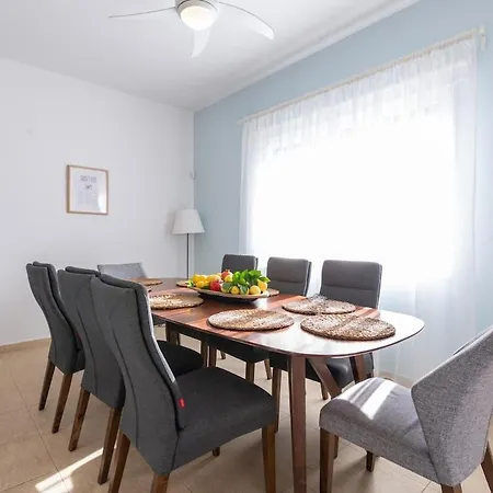 Located In A Stunning Area With Scenic Views !! * Peyia