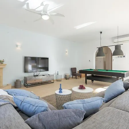 Located In A Stunning Area With Scenic Views !! Villa