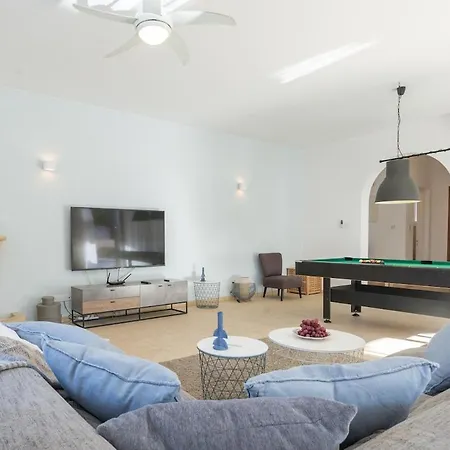 Located In A Stunning Area With Scenic Views !! Villa *