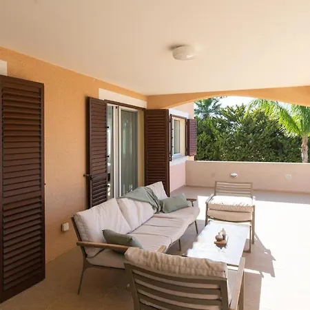 Located In A Stunning Area With Scenic Views !!