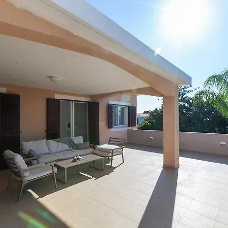 Located In A Stunning Area With Scenic Views !! Villa *