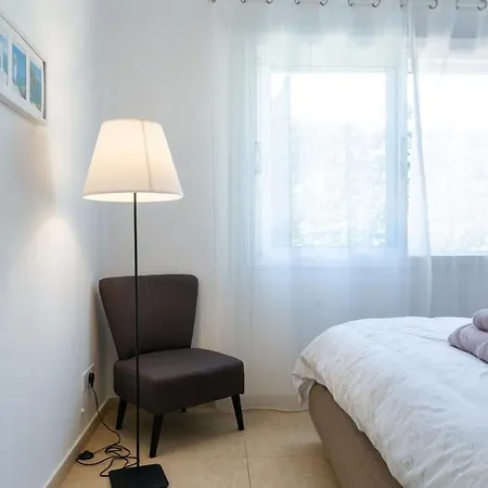 Located In A Stunning Area With Scenic Views !! Peyia