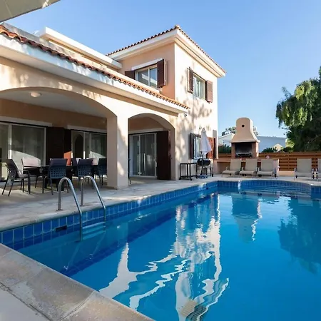 Villa Located In A Stunning Area With Scenic Views !! Peyia