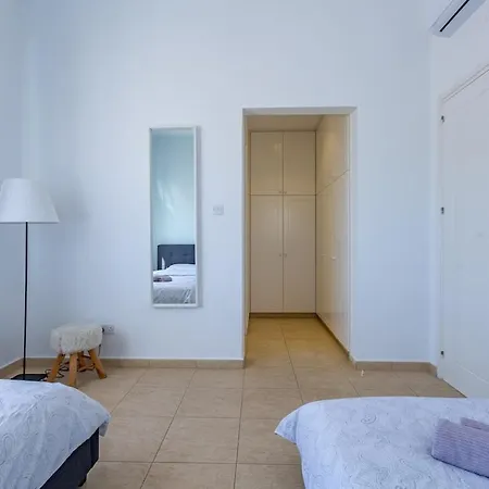 Located In A Stunning Area With Scenic Views !! Peyia