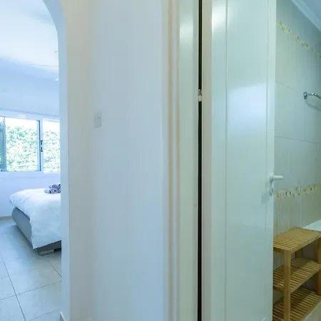 Located In A Stunning Area With Scenic Views !! Peyia