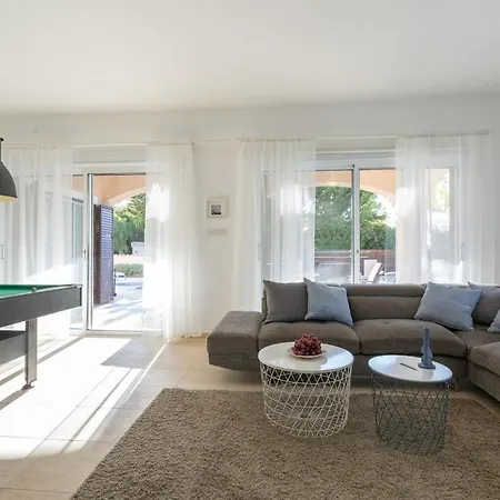 Villa Located In A Stunning Area With Scenic Views !! *