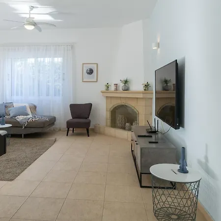Located In A Stunning Area With Scenic Views !! Villa *